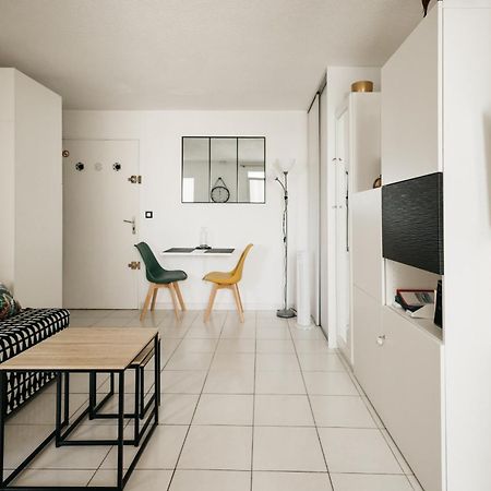 Cosy T1, A 10 Minutes A Pieds Des Plages Frejus Exterior photo