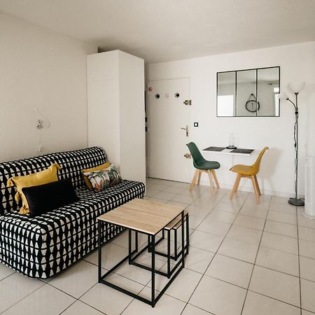 Cosy T1, A 10 Minutes A Pieds Des Plages Frejus Exterior photo